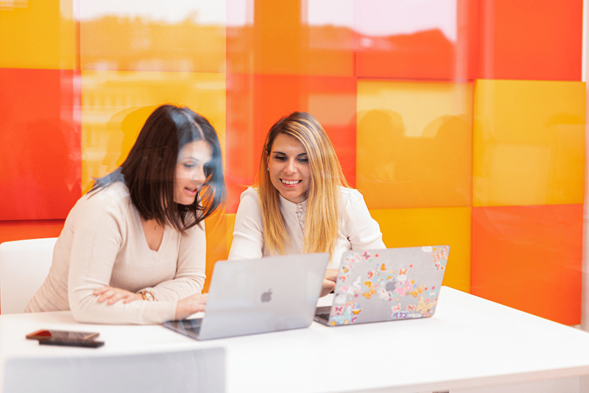 employee rewards - happy employees